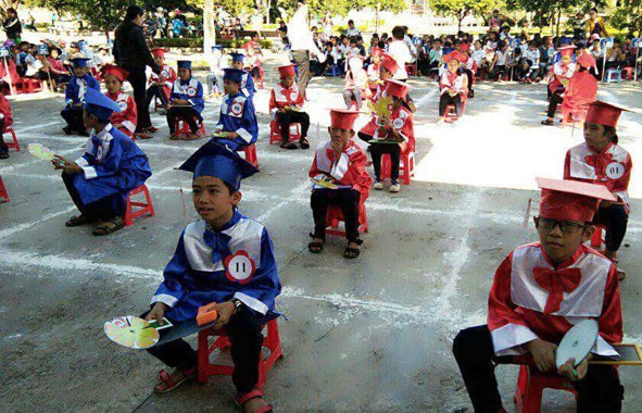 Các em học sinh Trường Tiểu học Phú Thái tham gia Hội thi “Trạng nguyên nhỏ tuổi”. 