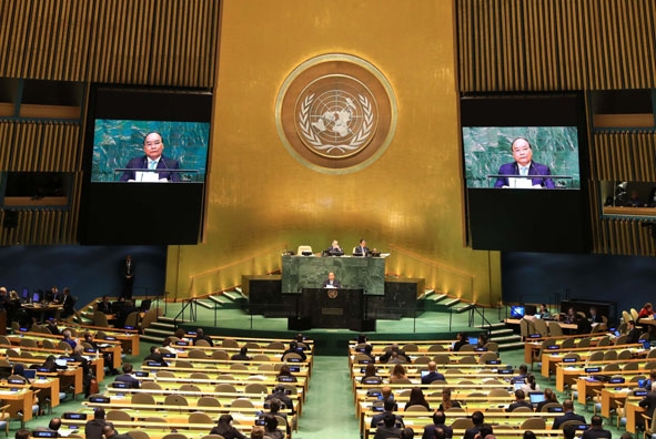 Thủ tướng Nguyễn Xuân Phúc phát biểu tại Phiên thảo luận cấp cao khóa 73 Đại hội đồng Liên hiệp quốc.  (Ảnh: TTXVN)