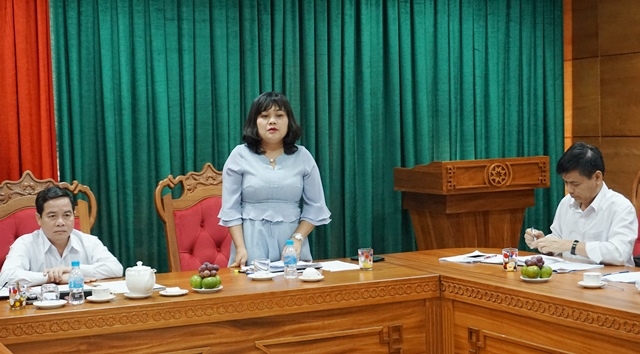 Phó Chủ tịch UBND tỉnh H’Yim Kđoh phát biểu tại buổi làm việc. 