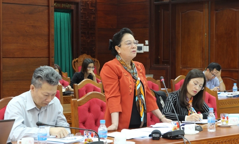 Phó Chủ tịch Trung ương Hội Khuyến học Việt Nam Phạm Thị Hòe phát biểu kết luận buổi làm việc. 
