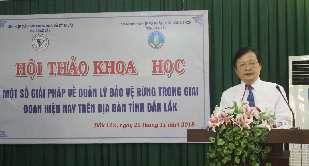 Ông Nguyễn Hoài Dương, Giám đốc Sở NN-PTNT trình bày ý kiến tại hội thảo