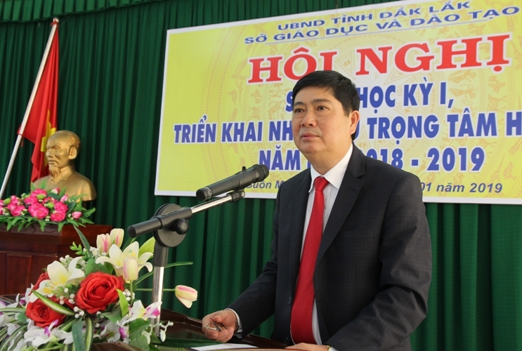 Giám đốc Sở GD-ĐT Phạm Đăng Khoa phát biểu tại hội nghị.