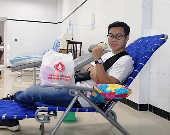 Các tình nguyện viên đến hiến máu tại Bệnh viện Đa khoa vùng Tây Nguyên.