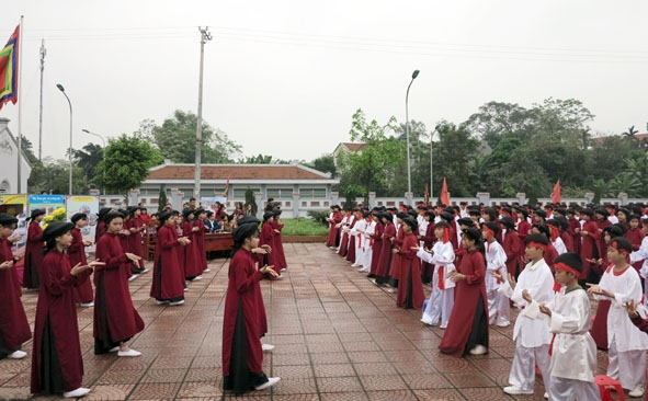 Hoạt động ngoại khóa về hát Xoan tại một trường học ở TP. Việt Trì (Phú Thọ). 
