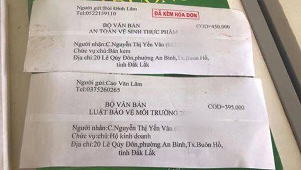 Hóa đơn  gửi kèm hàng hóa  được chuyển cho chị Nguyễn Thị Y. V., chủ cơ sở kinh doanh bánh kem  ở thị xã Buôn Hồ. 
