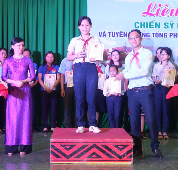 Em Đỗ Thị Như Nguyệt được tuyên dương tại chương trình “Liên hoan  Chiến sĩ nhỏ  Điện Biên và tuyên dương Tổng phụ trách Đội tiêu biểu  năm học  2018-2019”. 
