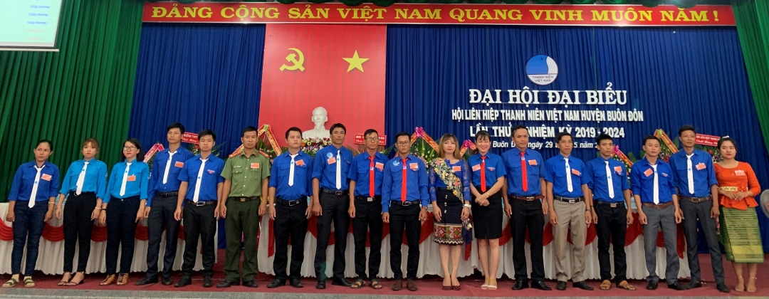 Ủy ban Hội LHTN Việt Nam huyện Buôn Đôn lần thứ V, nhiệm kỳ 2019-2024 ra mắt nhận nhiệm vụ