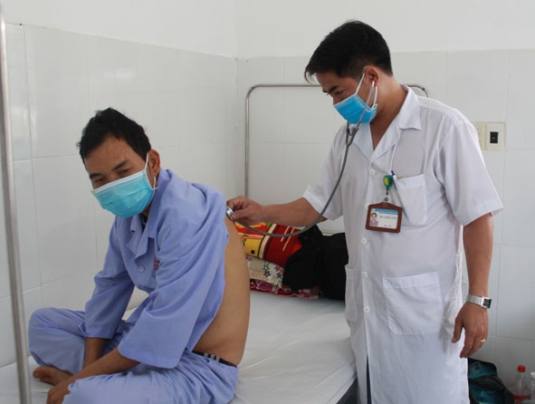 Một trường hợp bị bệnh về phổi do hút thuốc lá điều trị tại Bệnh viện Lao  và bệnh Phổi tỉnh. 