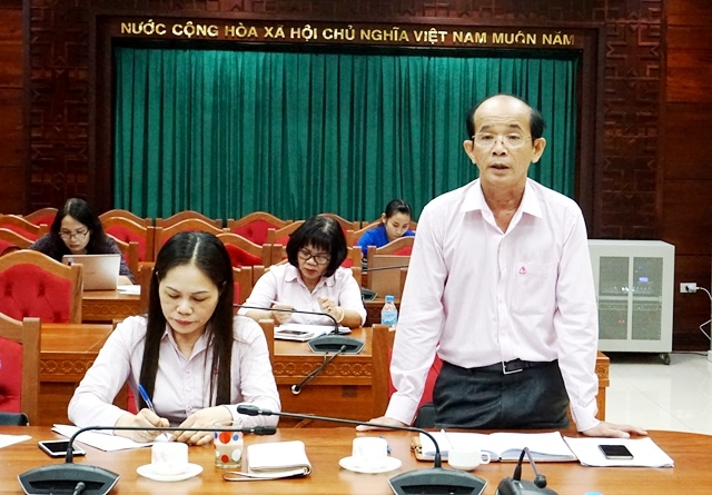 Giám đốc Ngân hàng Chính sách xã hội tỉnh Nguyễn Tử Ân phát biểu tại cuộc họp.