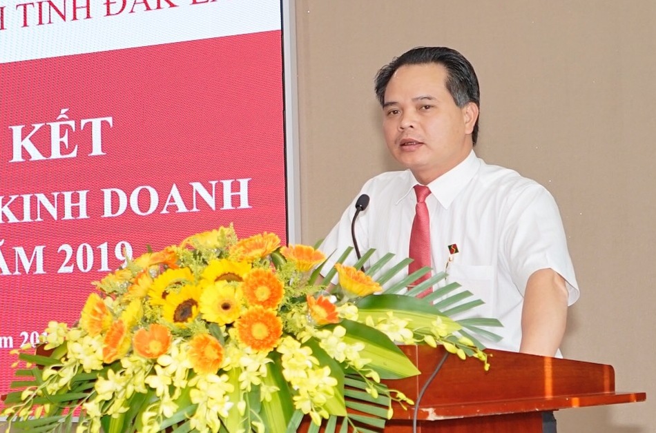 Ông Vương Hồng Lĩnh, Bí thư Đảng ủy, Giám đốc Agribank Đắk Lắk phát biểu tại hội nghị