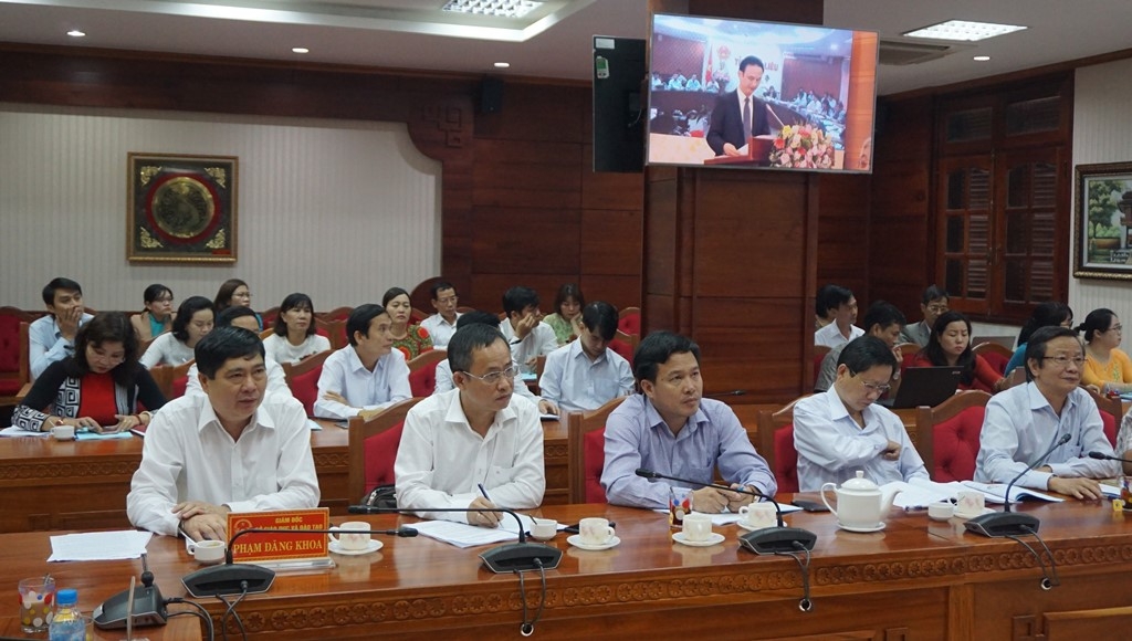 Đại biểu tham dự hội nghị trực tuyến tại điểm cầu Đắk Lắk.