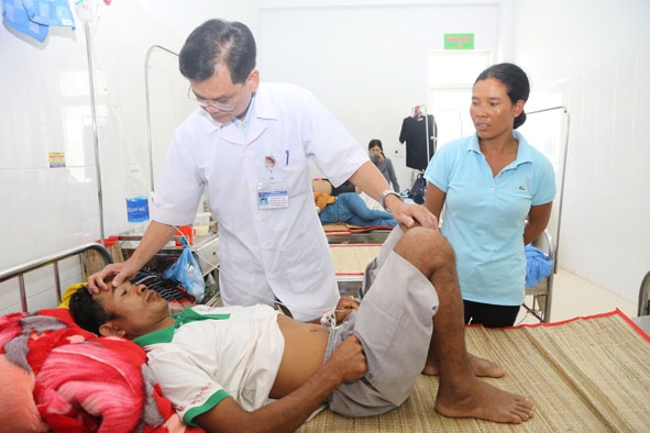 Bệnh nhân Y Krông Ntơ đang điều trị tại Khoa Truyền nhiễm, BVĐK vùng Tây Nguyên. 