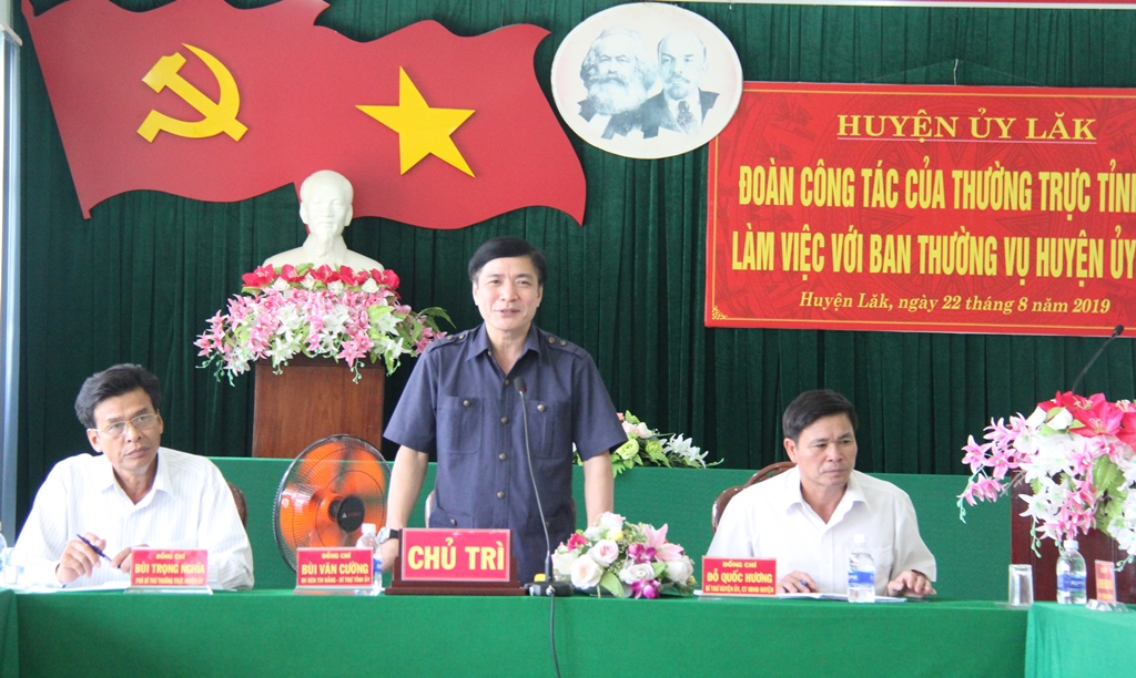 Ủy viên Trung ương Đảng, Bí thư tỉnh ủy Bùi Văn Cường phát biểu tại buổi làm việc