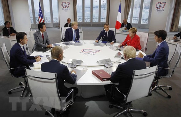 Lãnh đạo các nước G7 và đại diện Liên minh châu Âu dự hội nghị ở Biarritz, Pháp ngày 25-8.  Ảnh: AFP/TTXVN