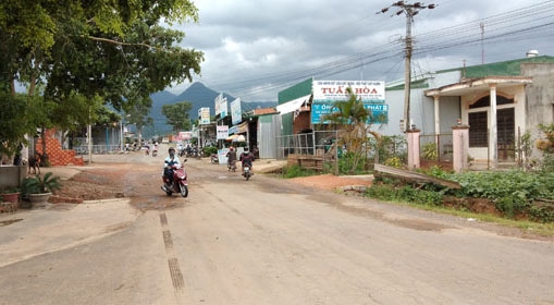 Một góc trung tâm xã Cư Drăm hiện nay.  
