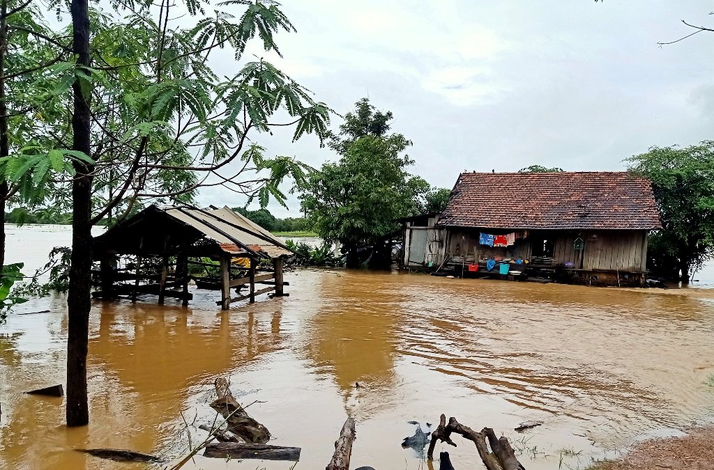 Một căn nhà của người dân trên địa bàn xã Cư Kbang bị ngập lụt