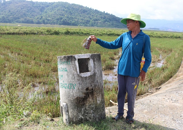 Mô hình bể chứa rác thải, chai lọ, bao bì thuốc bảo vệ thực vật tại xã Quảng Điền. 