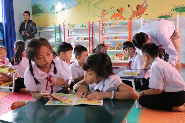 Tiết đọc thư viện của học sinh Trường Tiểu học Nguyễn Tất Thành (thị xã Buôn Hồ).