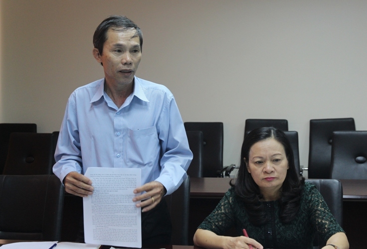 Phó Tổng Biên tập Báo Đắk Lắk Đinh Xuân Toản đóng góp ý kiến tại hội nghị. 