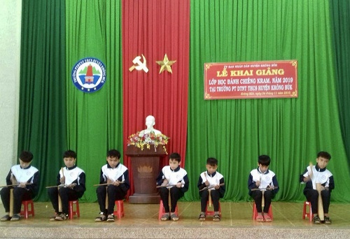 Tiết mục đánh chiêng Kram của học sinh Trường Phổ thông Dân tộc nội trú - Trung học Cơ sở huyện Krông Búk