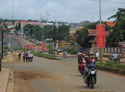 Một tuyến đường trung tâm thị trấn Ea Drăng, huyện Ea H'leo (Ảnh: Đ.Bảo)