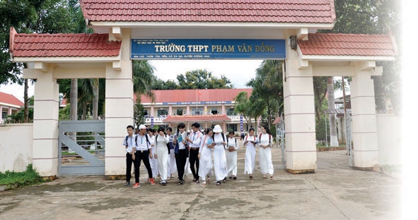 Trường THPT Phạm Văn Đồng được đầu tư  xây dựng khang trang. 