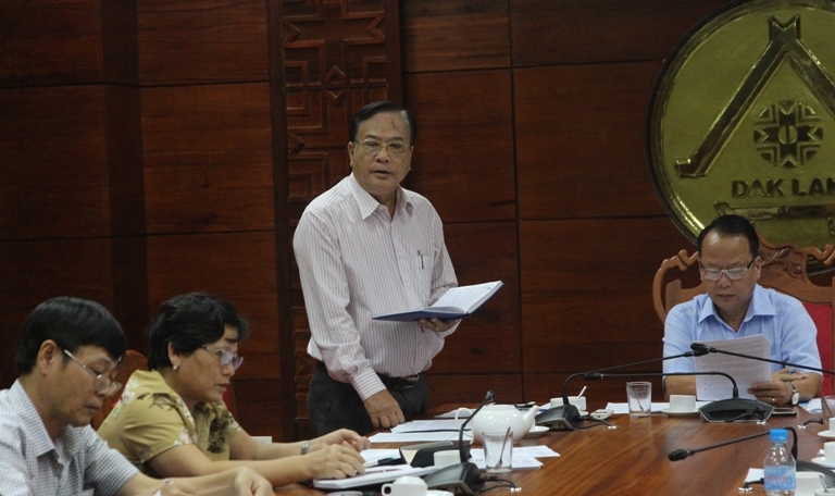 Phó Chủ tịch HĐND tỉnh Nguyễn Thanh Hiệp phát biểu ý kiến tại cuộc họp.