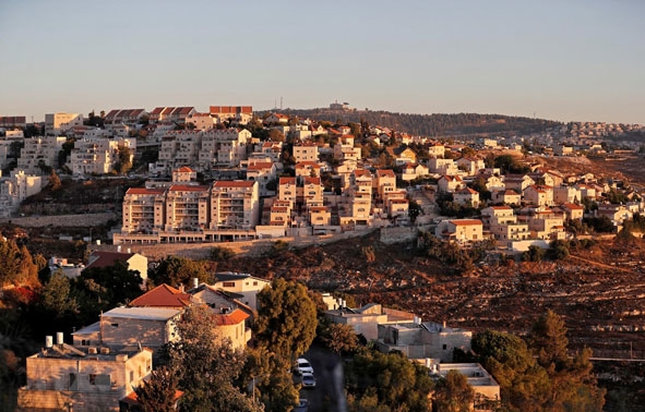 Khu định cư Givat Zeev của Israel ở gần thành phố Ramallah, Bờ Tây ngày 25-9-2019.    Ảnh: AFP/TTXVN