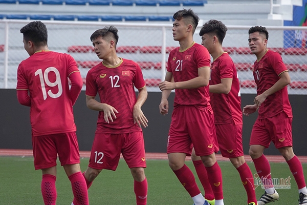 Các cầu thủ U.22 Việt Nam tập luyện trước trận gặp Lào. 
