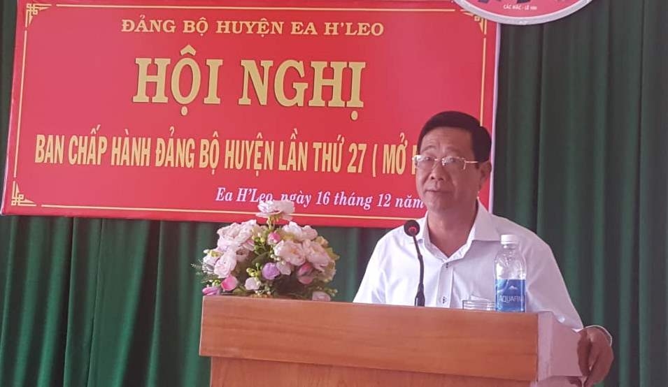 Bí thư Huyện ủy Ea H'leo phát biểu tại hội nghị