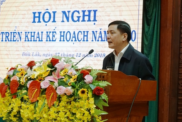 Bí thư Tỉnh ủy Bùi Văn Cường phát biểu tại Hội nghị. 