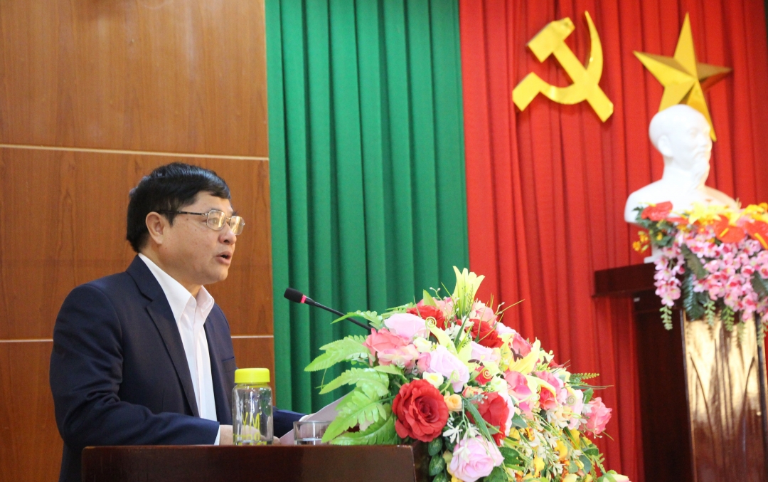 Phó Bí thư Thường trực Tỉnh ủy Phạm Minh Tấn phát biểu chỉ đạo hội nghị.