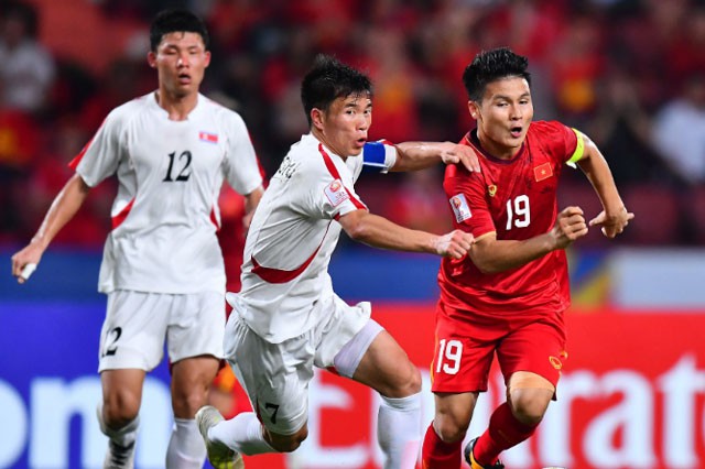 Đội trưởng Quang Hải luôn bị đeo bám rất sát trong tất cả các trận đấu tại Vòng chung kết U23 châu Á 2020. Ảnh: Internet