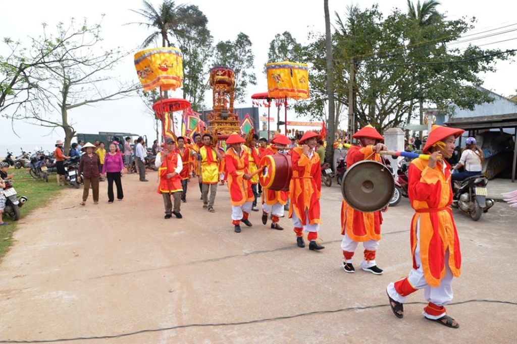 Rộn ràng lễ hội cầu ngư làng Cảnh Dương.