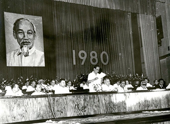 Đồng chí Lê Duẩn đọc diễn văn tại Lễ kỷ niệm 90 năm Ngày sinh Chủ tịch Hồ Chí Minh, năm 1980.  (Ảnh tư liệu)