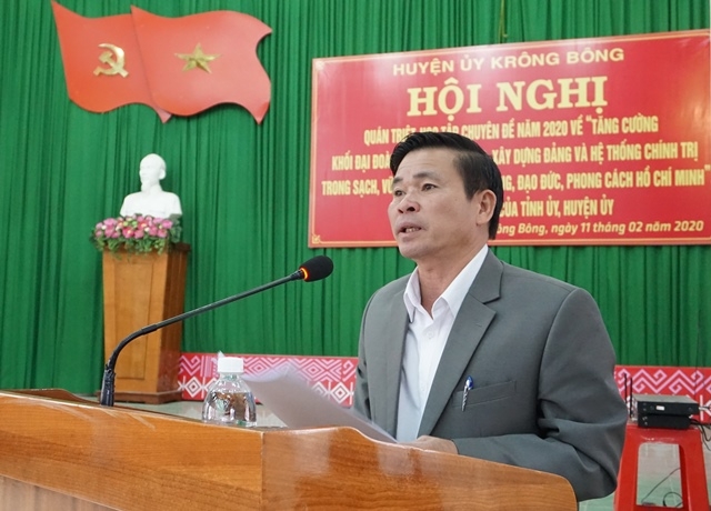 Bí thư Huyện ủy Krông Bông Đỗ Quốc Hương phát biểu khai mạc Hội nghị. 