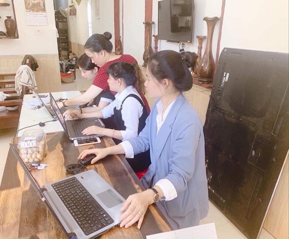 Học sinh Trường Trung cấp Đắk Lắk thực tập tại doanh nghiệp. 