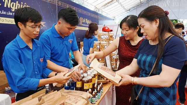 Một gian hàng chưng bày các sản phẩm khởi nghiệp tại Ngày hội khởi nghiệp tỉnh Đắk Lắk lần thứ 1 năm 2019. (Ảnh minh họa)