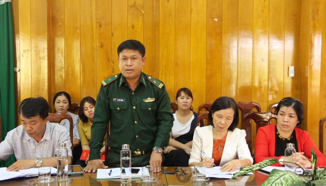 Đại diện Bộ đội biên phòng huyện Ea Súp đóng góp ý kiến tại buổi kiểm tra.