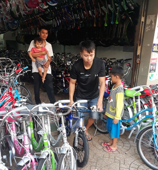 Một cửa hiệu buôn bán xe đạp ở phường Tân Tiến, TP. Buôn Ma Thuột. 
