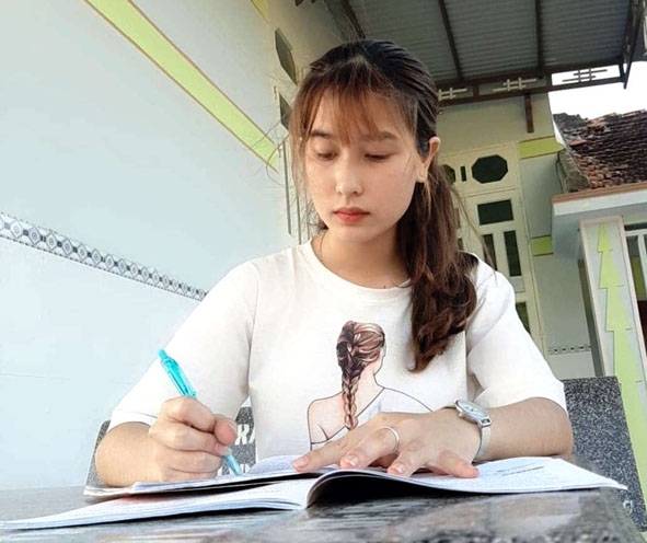 Trịnh Thị Kiều Trang luôn chăm chỉ học hành từ cấp phổ thông lên đại học. 