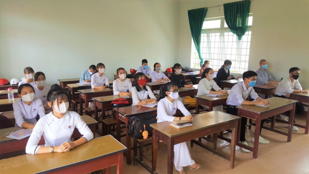  Trường THPT Lắk