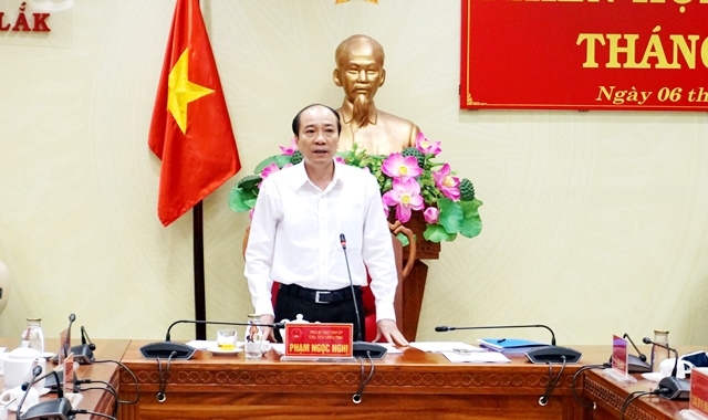 Chủ tịch UBND tỉnh Phạm Ngọc Nghị chủ trì cuộc họp. 