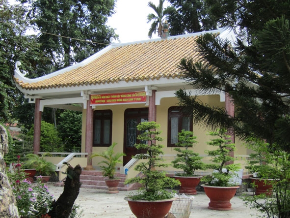 Phủ thờ Bác ở xã Tân Hưng (huyện Cái Bè, tỉnh Tiền Giang).