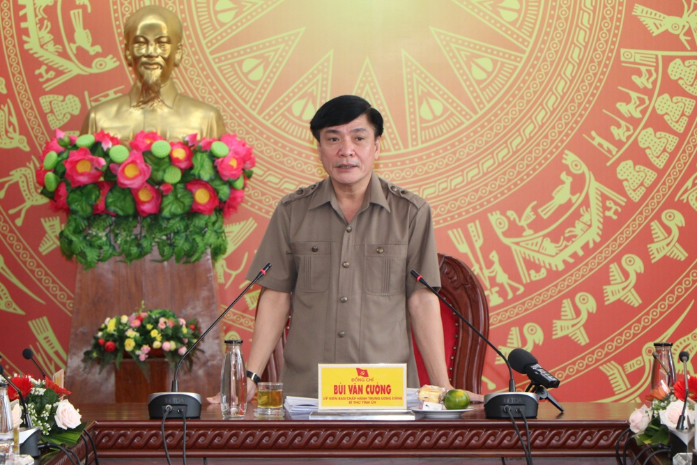 Đồng chí Bùi Văn Cường, Ủy viên Trung ương Đảng, Bí thư Tỉnh ủy phát biểu 
