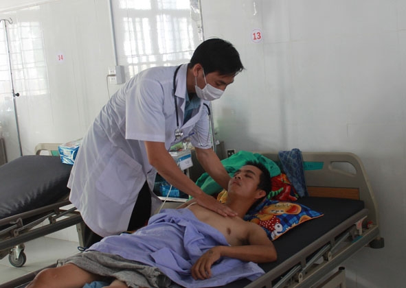 Bệnh nhân Bùi Văn Hoằng điều trị tại Bệnh viện Lao và bệnh phổi tỉnh.