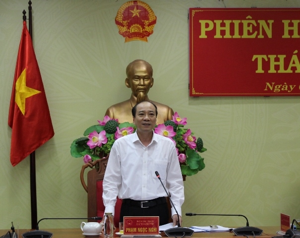 Chủ tịch UBND tỉnh Phạm Ngọc Nghị phát biểu kết luận cuộc họp