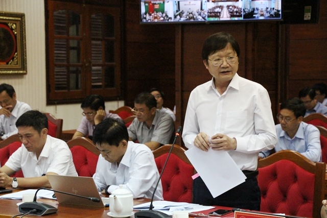 Giám đốc Sở Nông nghiệp và Phát triển nông thôn Nguyễn Hoài Dương phát biểu tại phiên họp