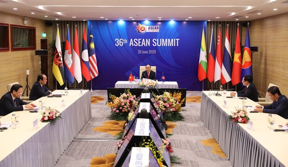 Thủ tướng Nguyễn Xuân Phúc chủ trì Phiên toàn thể Hội nghị Cấp cao ASEAN lần thứ 36.