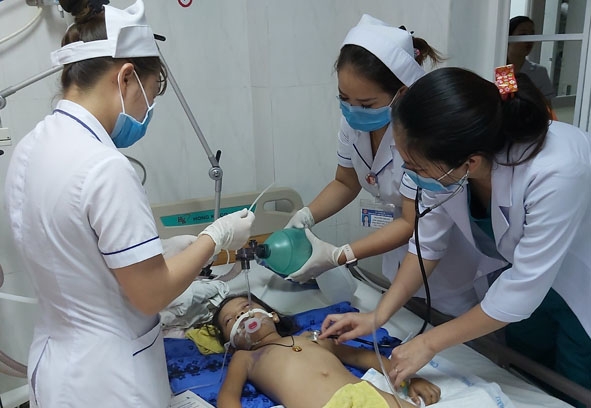 Một trẻ mắc Viêm não Nhật Bản B điều trị tại Bệnh viện Đa khoa vùng Tây Nguyên.